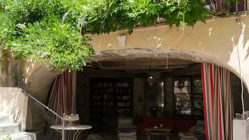 Enceinte de lâhĂ©bergement