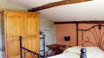 1 bedroom, WiFi, bed sheets