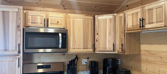 Charming cabin with AC in Brushton