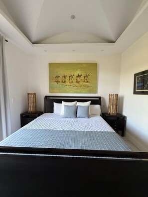 4 bedrooms, desk, iron/ironing board, free WiFi