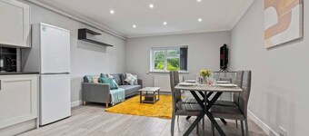 Elegant 5-Bedroom Home near CBS Arena