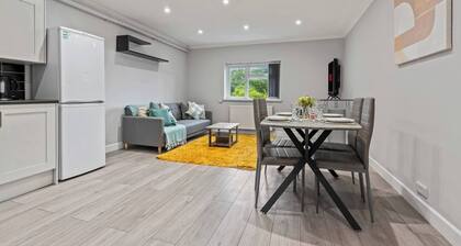 Elegant 5-Bedroom Home near CBS Arena