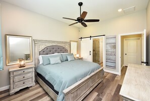 2 عدّة غرف نوم ومكواة/لوح كي وسرير سفر وواي فاي مجانًا