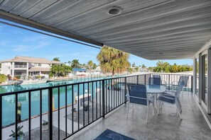Outdoor dining - Keys Breeze  2 Bedroom / 2 Bath Half Duplex with Dockage & Cabana Club Membership (Key Colony Beach)