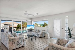 Smart TV, DVD player