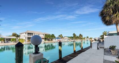 Keys Breeze 2 Bedroom / 2 Bath Half Duplex with Dockage & Cabana Club Membership