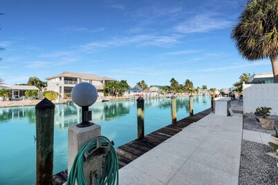 Keys Breeze 2 Bedroom / 2 Bath Half Duplex with Dockage & Cabana Club Membership
