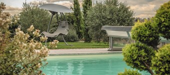 Le Logis des Écuries **** - Charming rooms with swimming pool - Côte Roannaise