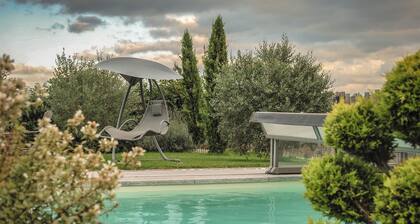 Le Logis des Écuries **** - Charming rooms with swimming pool - Côte Roannaise