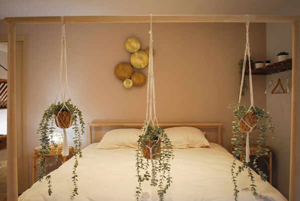 2 bedrooms, soundproofing, iron/ironing board, travel crib