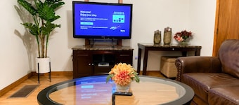 1-bedroom apartment in charming Chicago with AC and free street parking
