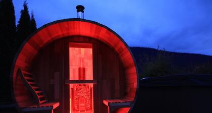 The Kingfisher Estate, 4BR, Hottub/sauna, massage chairs, heated garage