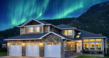 The Kingfisher Estate, 4BR, Hottub/sauna, massage chairs, heated garage