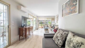 Apartment | Living area