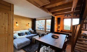 Living area - Apartment in Meribel With Ski-in Access (Les Allues)