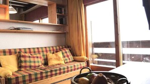 Living area - White Lake F07 (Les Allues)