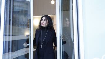 Camera Comfort con letto matrimoniale o 2 letti singoli, 1 letto queen, bagno privato, vista città | Una cassaforte in camera, postazione laptop, insonorizzazione