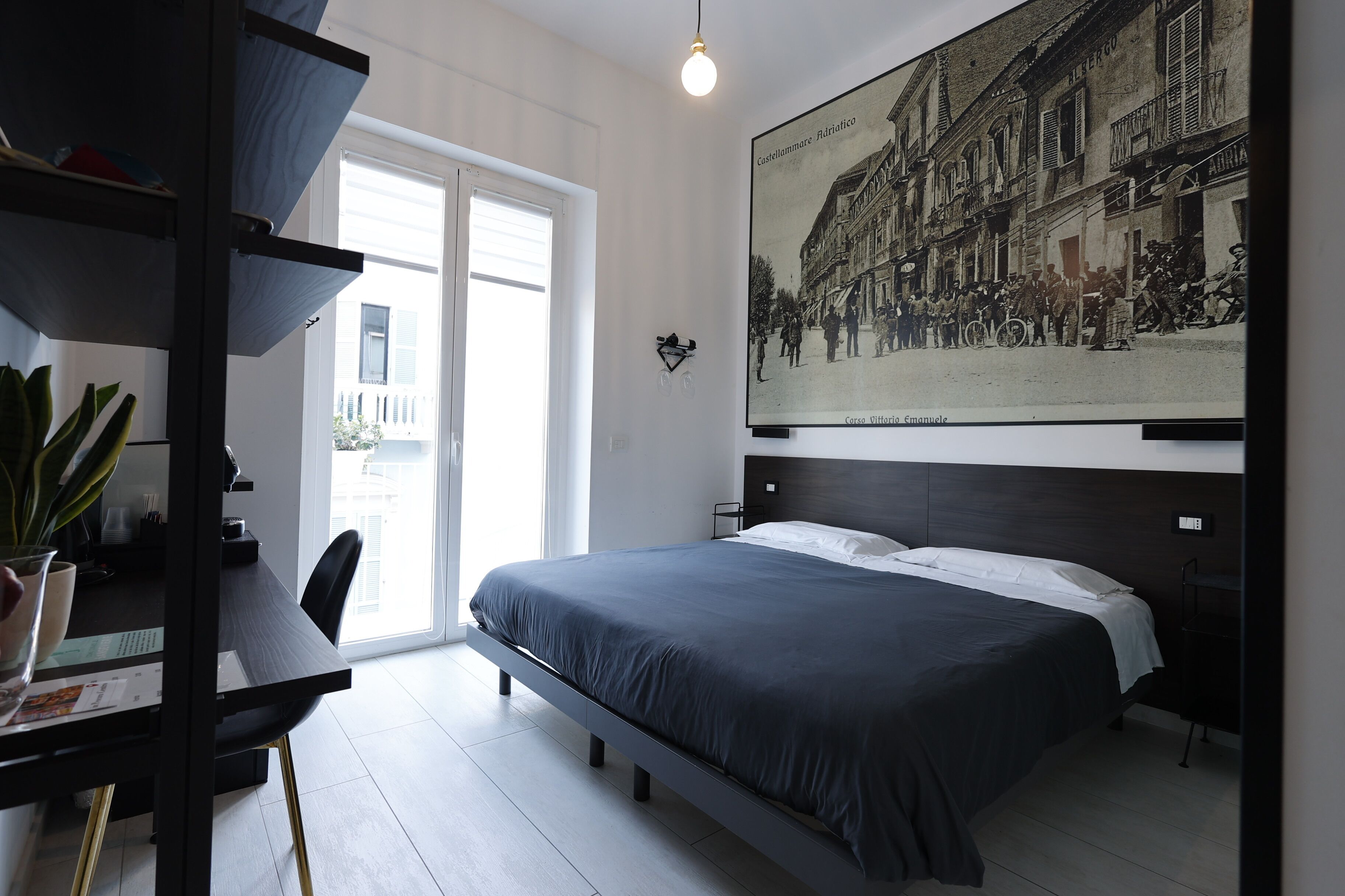 Comfort-Doppel- oder -Zweibettzimmer, 1 Queen-Bett, eigenes Bad, Stadtblick | Zimmersafe, laptopgeeigneter Arbeitsplatz, schallisolierte Zimmer