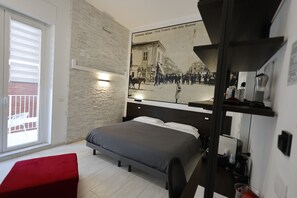 Comfort-Doppel- oder -Zweibettzimmer, 1 Queen-Bett, eigenes Bad, Stadtblick | Zimmersafe, laptopgeeigneter Arbeitsplatz, schallisolierte Zimmer