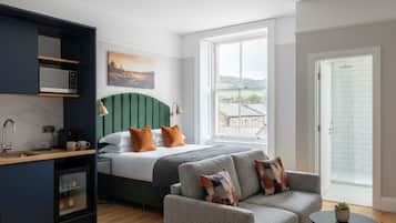 Deluxe Studio Suite, 1 Katil Raja (King) dengan Katil Sofa, Non Smoking | Kalis bunyi, seterika/papan seterika, Wi-fi percuma, cadar katil