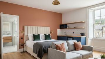 Deluxe Studio Suite, 1 Katil Raja (King) dengan Katil Sofa, Non Smoking | Kalis bunyi, seterika/papan seterika, Wi-fi percuma, cadar katil