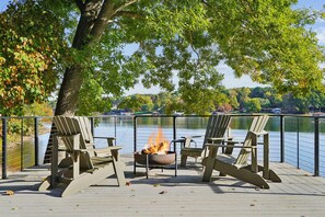 Terrace/patio -  Lakefront | Sleeps 10+ | Fire Pit | Kayaks | Deck | Vaulted Ceilings (Denver)