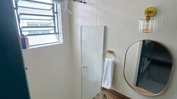 Economy-fællessovesal | Badeværelse