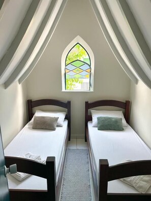 Tomannsrom – standard, hageutsikt | Wi-fi (inkludert)