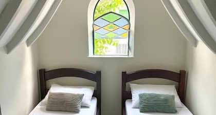 Hostel Castell di Madre