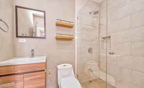 Douche, sèche-cheveux