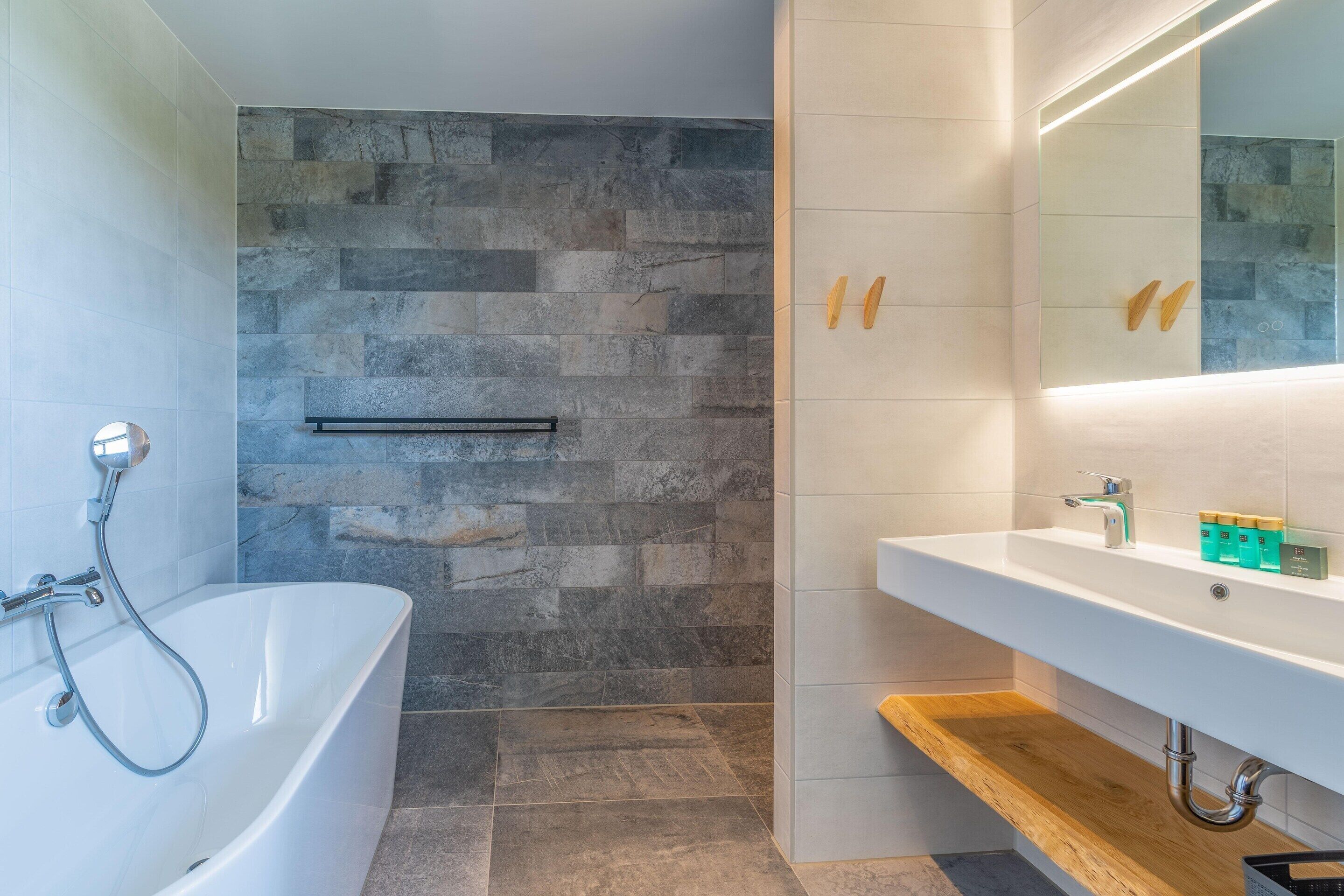 Vila | Kamar mandi | Bathtub