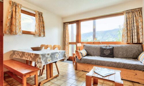 3 Rooms for 6 People