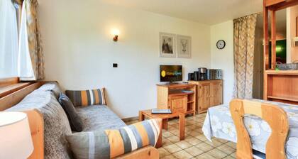 3 Rooms for 6 People