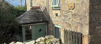 Charming Detached Cornish Stone Cottage with Private Garden & Coastal Access