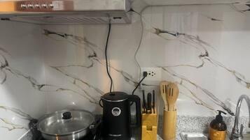 Microwave, oven, stovetop, coffee/tea maker