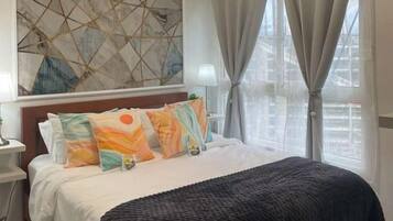 Iron/ironing board, bed sheets