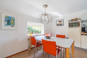 House | Dining - Charming Villa Near the sea and Forest (De Koog)