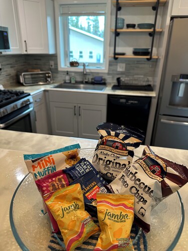 Comfortable, convenient, 3 bed 2 bath house with heated garage