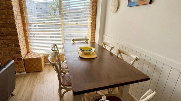 Dining - Ocean Shores Apartment 3 (South West Rocks)