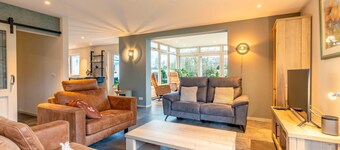 Modern and Attractive Holiday Home for 6 People