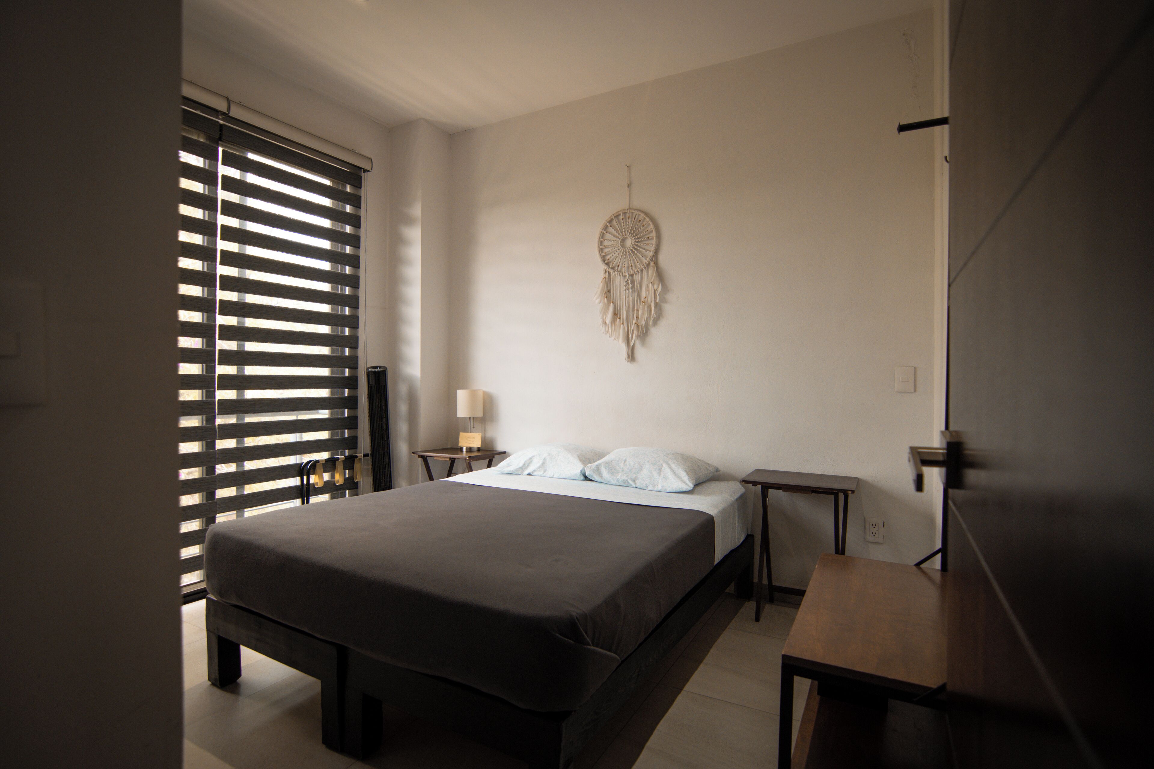 经典双人房 | 客房内保险箱、遮光窗帘、熨斗/熨板、免费 WiFi