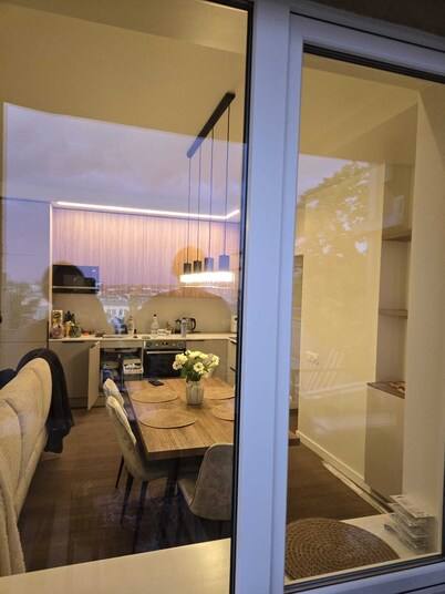 3-bedroom panoramic balcony apartment in Kaunas with AC