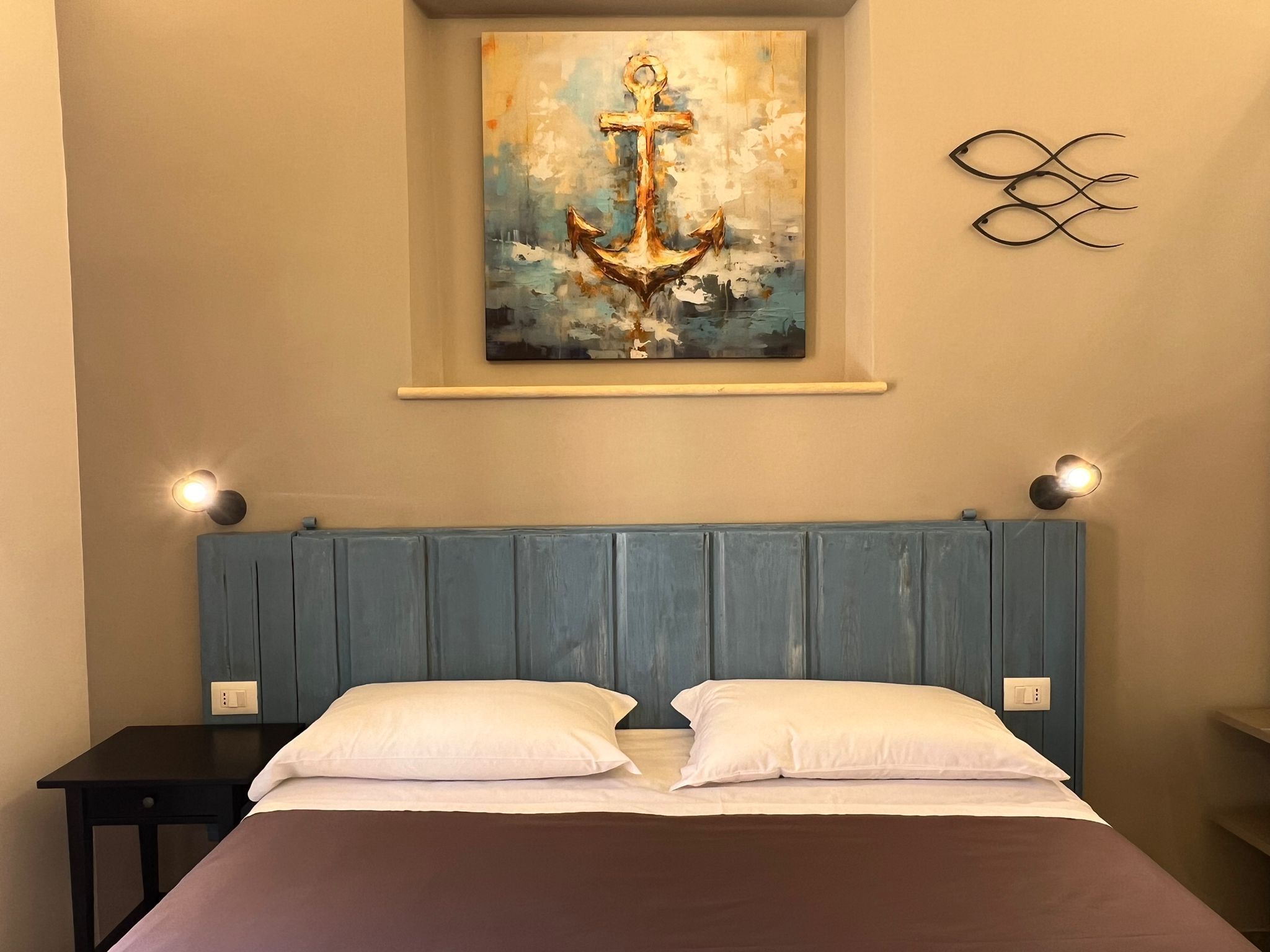 Comfort-Doppel- oder -Zweibettzimmer, 1 Queen-Bett, Balkon, Stadtblick | Schreibtisch, laptopgeeigneter Arbeitsplatz, schallisolierte Zimmer