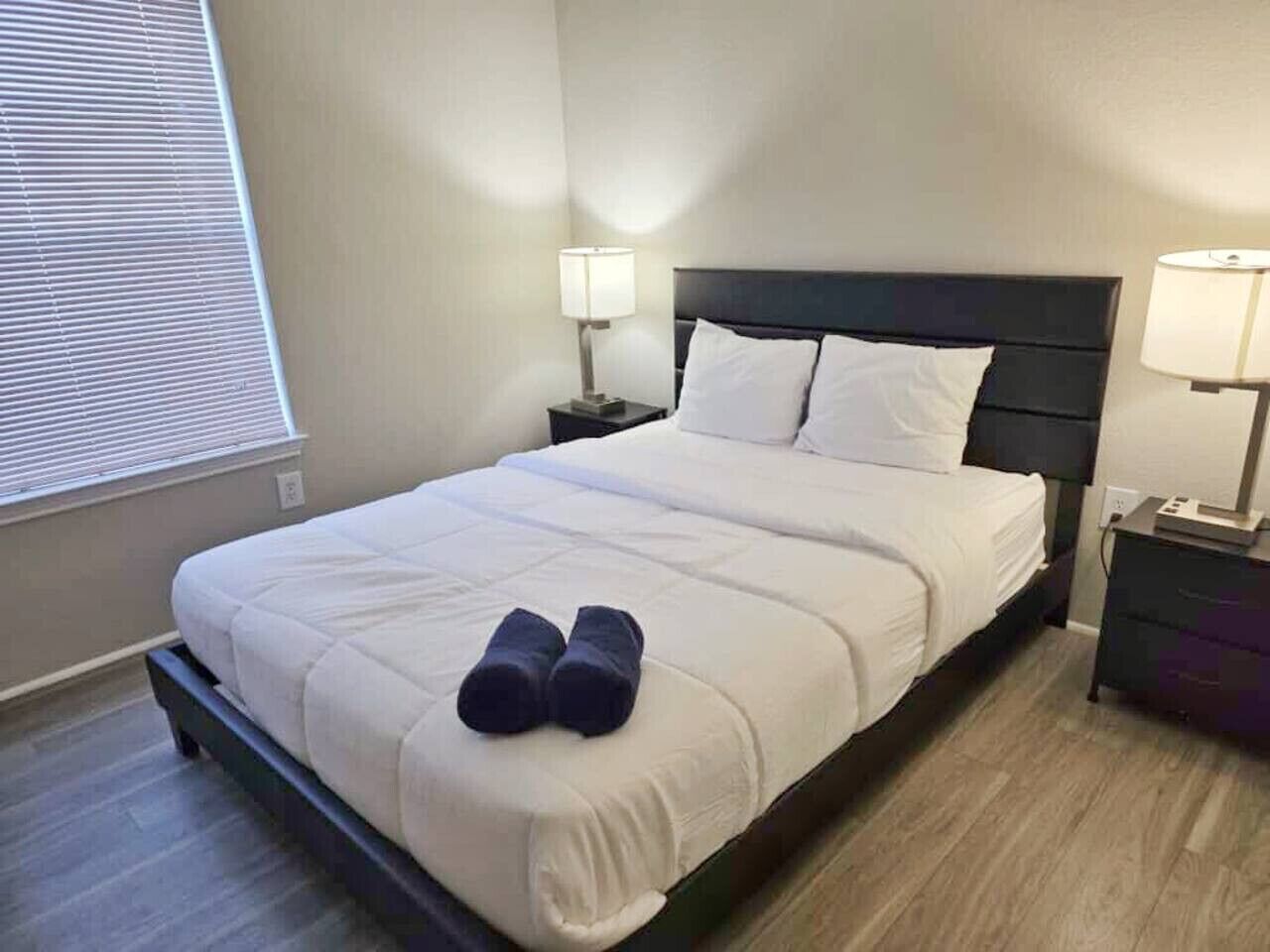 Skrivebord, strygejern/strygebræt, Wi-Fi, sengetøj