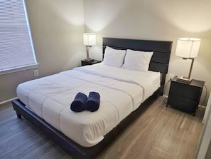 1 chambre, bureau, fer et planche à repasser, Wi-Fi