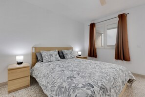 3 bedrooms, WiFi, bed sheets