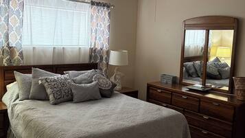 2 bedrooms, iron/ironing board, WiFi, bed sheets