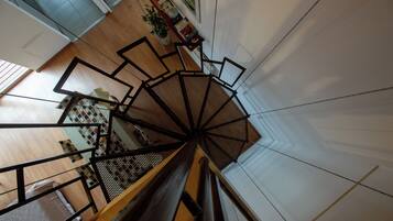 Apartamento, 2 quartos, sacada, vista para a montanha | Roupas de cama premium, edredons de pluma, camas com colchões pillow-top