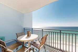 Lägenhet - flera sängar (Sterling Breeze 1103) | Restaurang utomhus