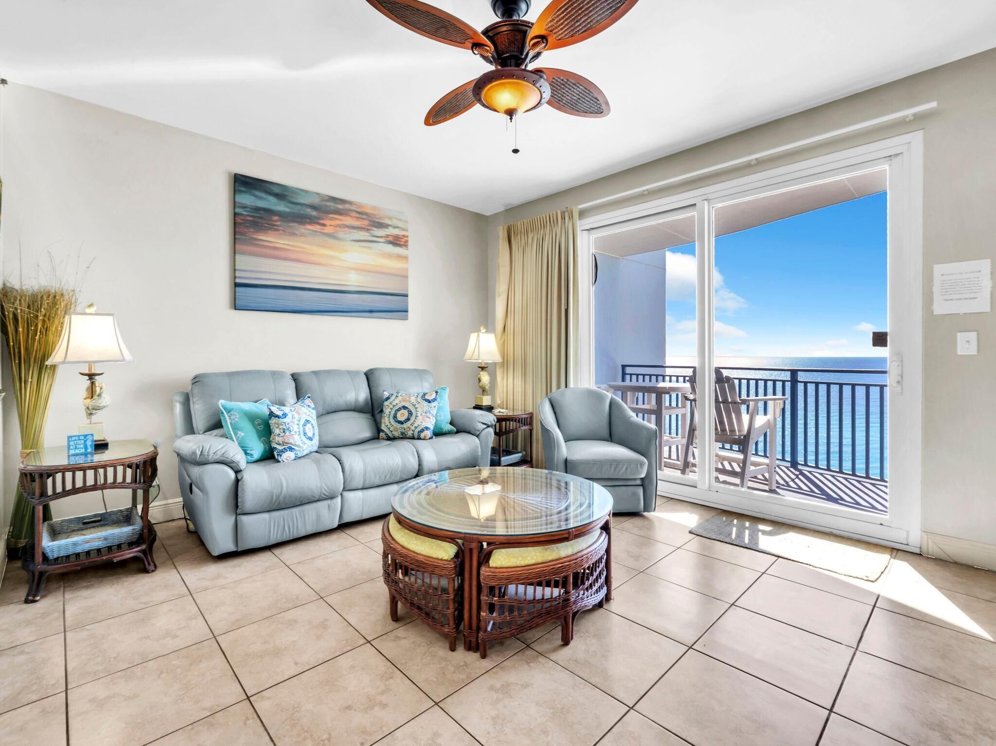 Condo, várias camas (Sterling Breeze 1103) | Área de estar